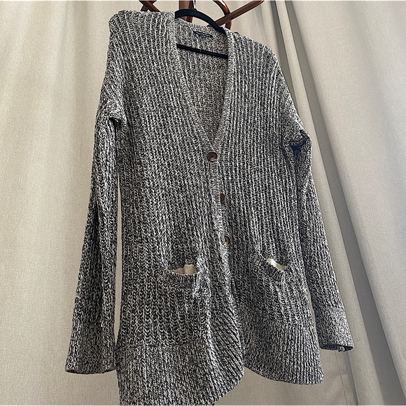American Eagle Outfitters Sweaters - AMERICAN EAGLE OUTFITTERS Knit Cardigan